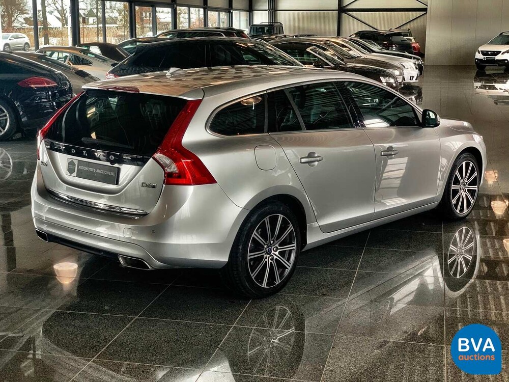 Volvo V60 2.4 D6 Twin Engine 285pk Origineel NL 2015, HP-287-L