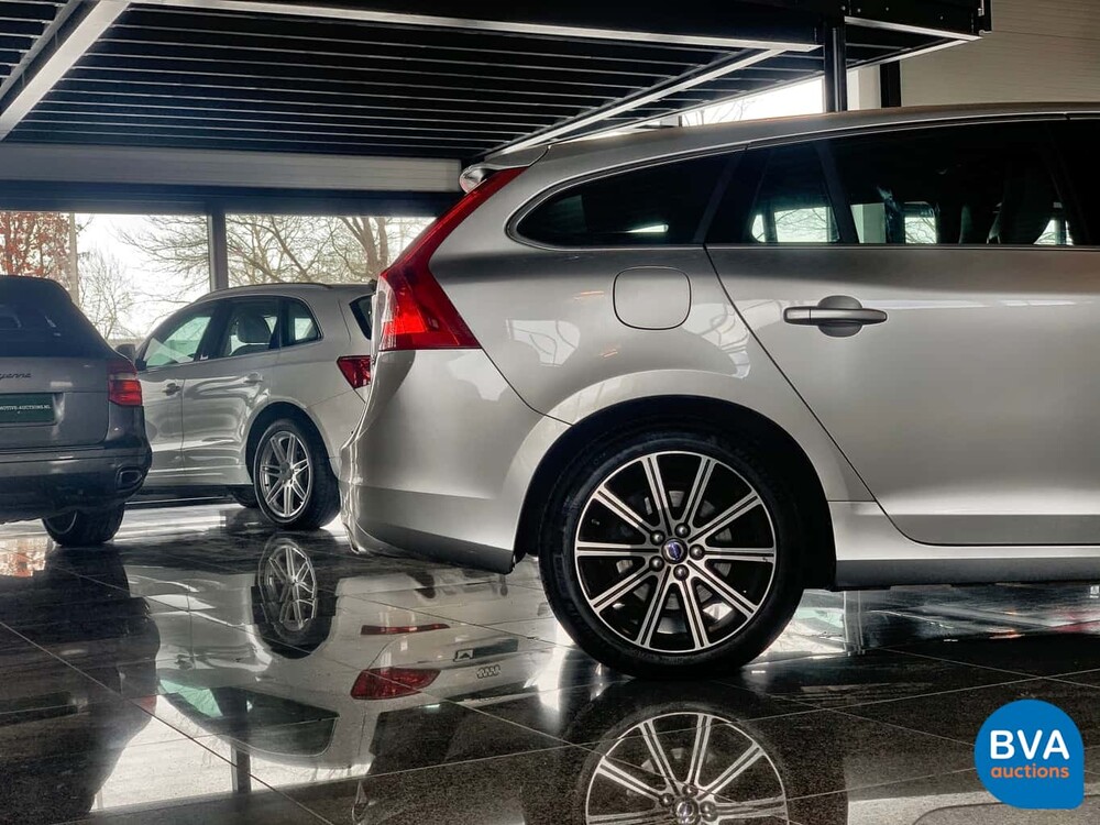 Volvo V60 2.4 D6 Twin Engine 285pk Origineel NL 2015, HP-287-L