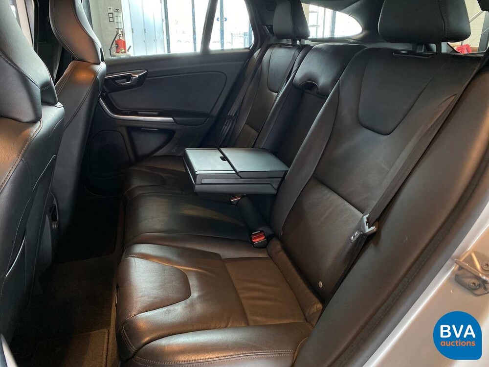 Volvo V60 2.4 D6 Twin Engine 285pk Origineel NL 2015, HP-287-L