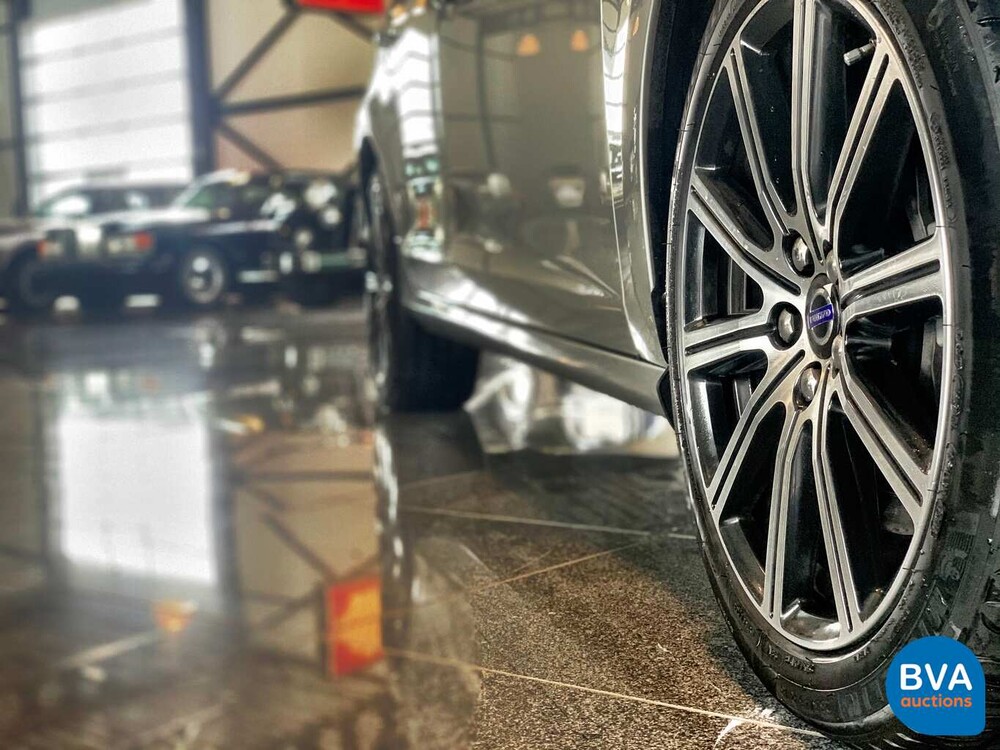 Volvo V60 2.4 D6 Twin Engine 285pk Origineel NL 2015, HP-287-L