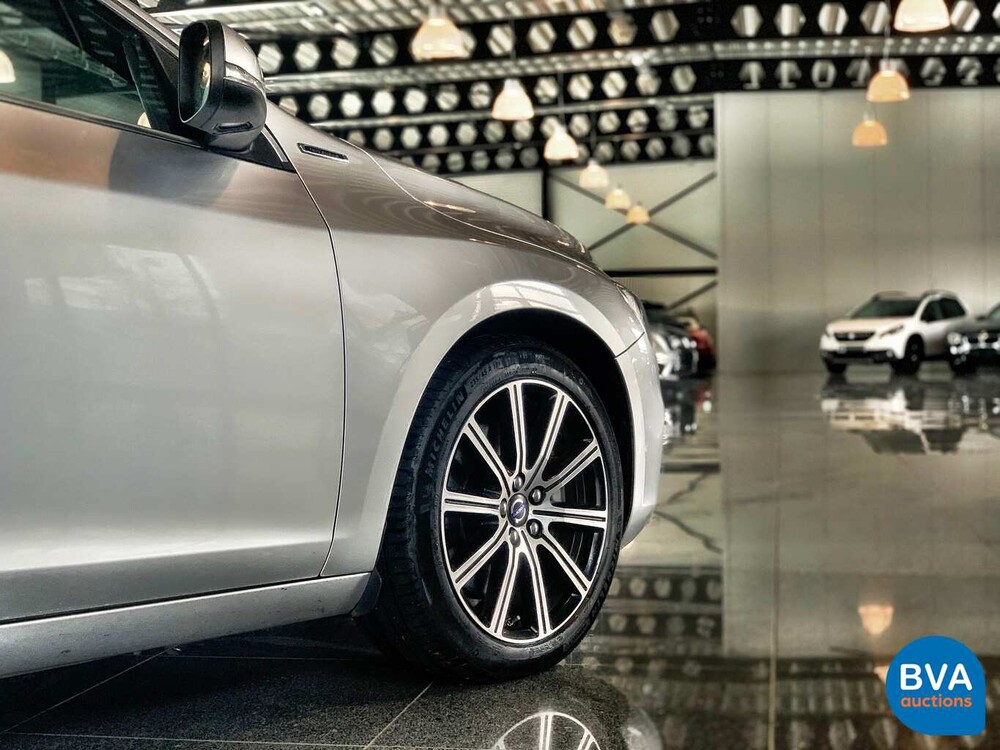 Volvo V60 2.4 D6 Twin Engine 285pk Origineel NL 2015, HP-287-L