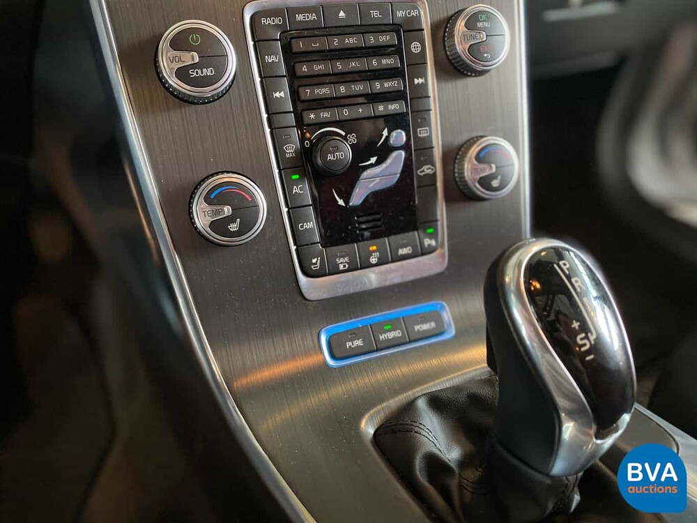 Volvo V60 2.4 D6 Twin Engine 285pk Origineel NL 2015, HP-287-L