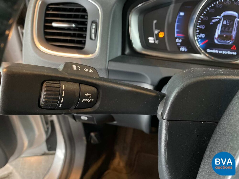 Volvo V60 2.4 D6 Twin Engine 285pk Origineel NL 2015, HP-287-L