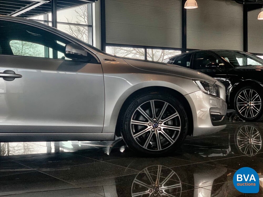Volvo V60 2.4 D6 Twin Engine 285pk Origineel NL 2015, HP-287-L