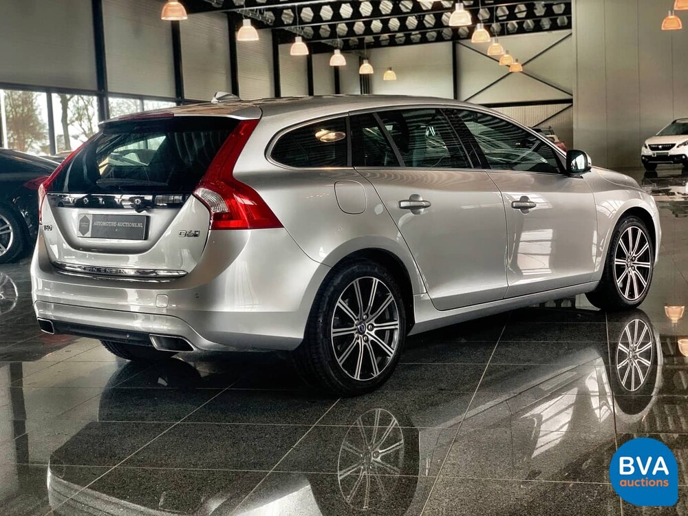 Volvo V60 2.4 D6 Twin Engine 285pk Origineel NL 2015, HP-287-L