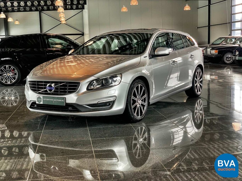 Volvo V60 2.4 D6 Twin Engine 285pk Origineel NL 2015, HP-287-L