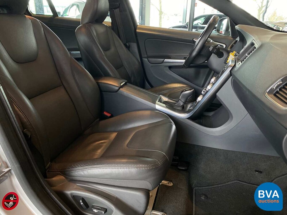 Volvo V60 2.4 D6 Twin Engine 285pk Origineel NL 2015, HP-287-L