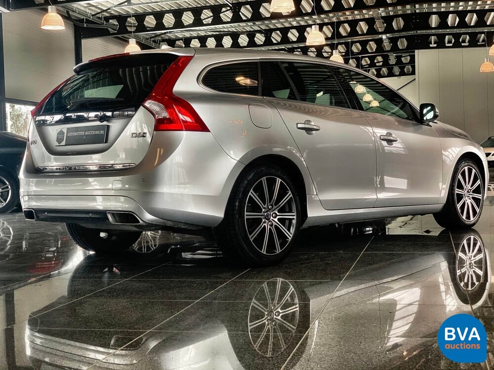 Volvo V60 2.4 D6 Twin Engine 285pk Origineel NL 2015, HP-287-L