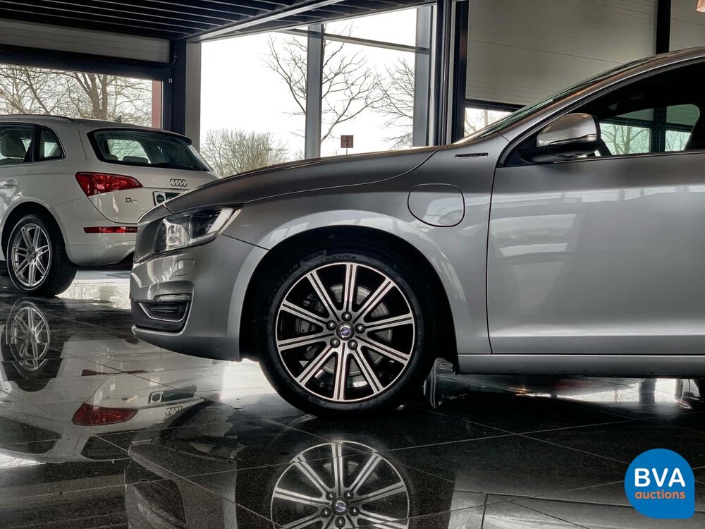 Volvo V60 2.4 D6 Twin Engine 285pk Origineel NL 2015, HP-287-L