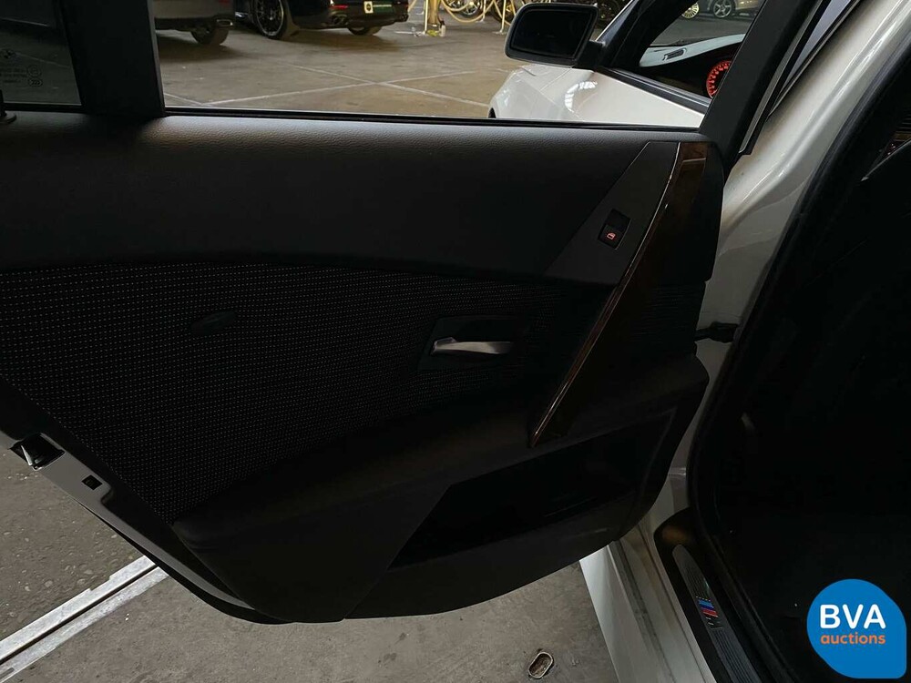 BMW 530i M-Sport Limousine 5er 258 PS 2007.