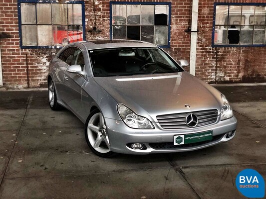 Mercedes-Benz CLS350 AMG V6 272hp 2005.