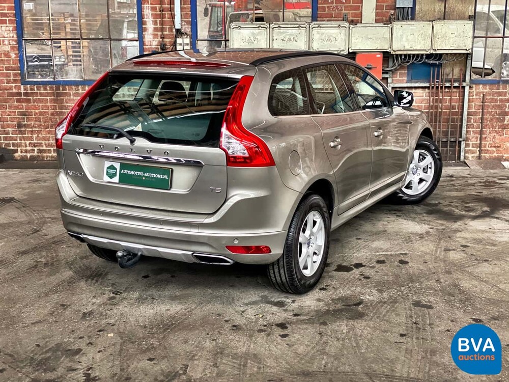 Volvo XC60 2.0 T5 FWD Momentum 245 PS 2015, 9-ZDS-58.