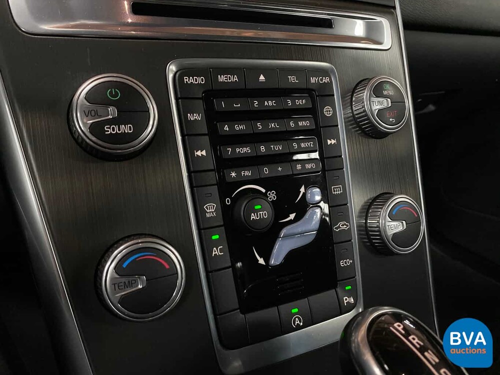 Volvo XC60 2.0 T5 FWD Momentum 245 PS 2015, 9-ZDS-58.