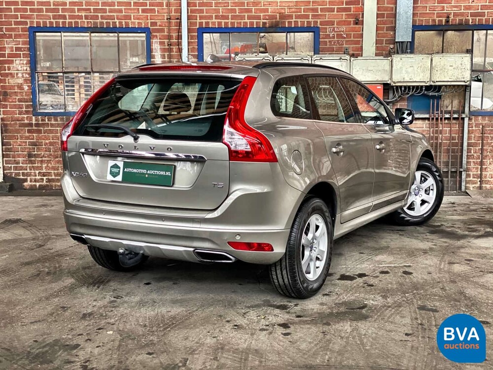 Volvo XC60 2.0 T5 FWD Momentum 245 PS 2015, 9-ZDS-58.