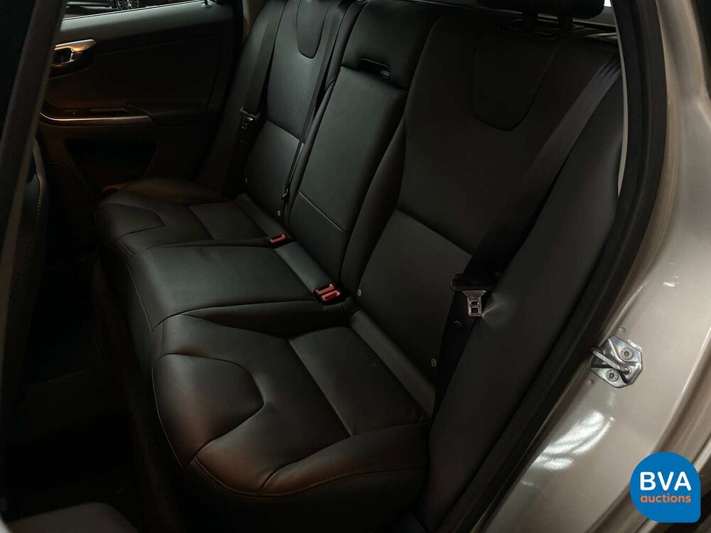 Volvo XC60 2.0 T5 FWD Momentum 245 PS 2015, 9-ZDS-58.