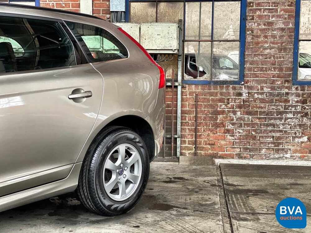 Volvo XC60 2.0 T5 FWD Momentum 245 PS 2015, 9-ZDS-58.