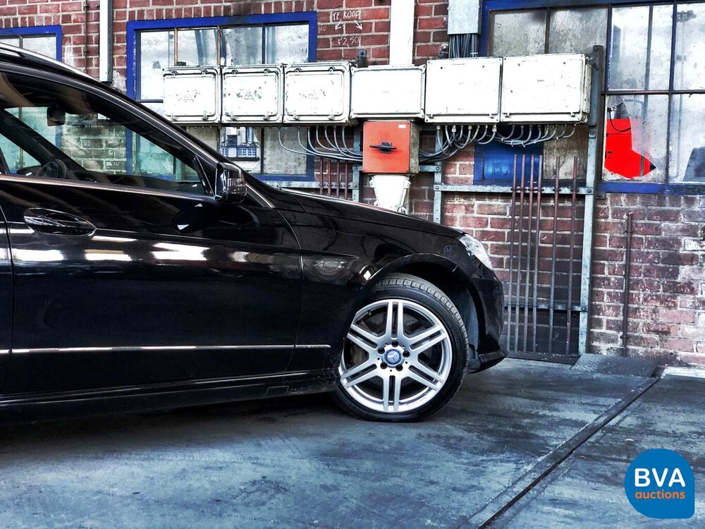 Mercedes E550 Kombi AMG 5.5 V8 388 PS E-Klasse 2011.