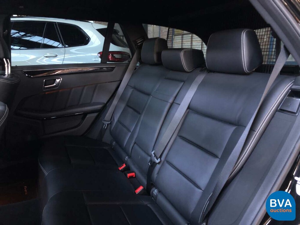 Mercedes E550 Kombi AMG 5.5 V8 388 PS E-Klasse 2011.
