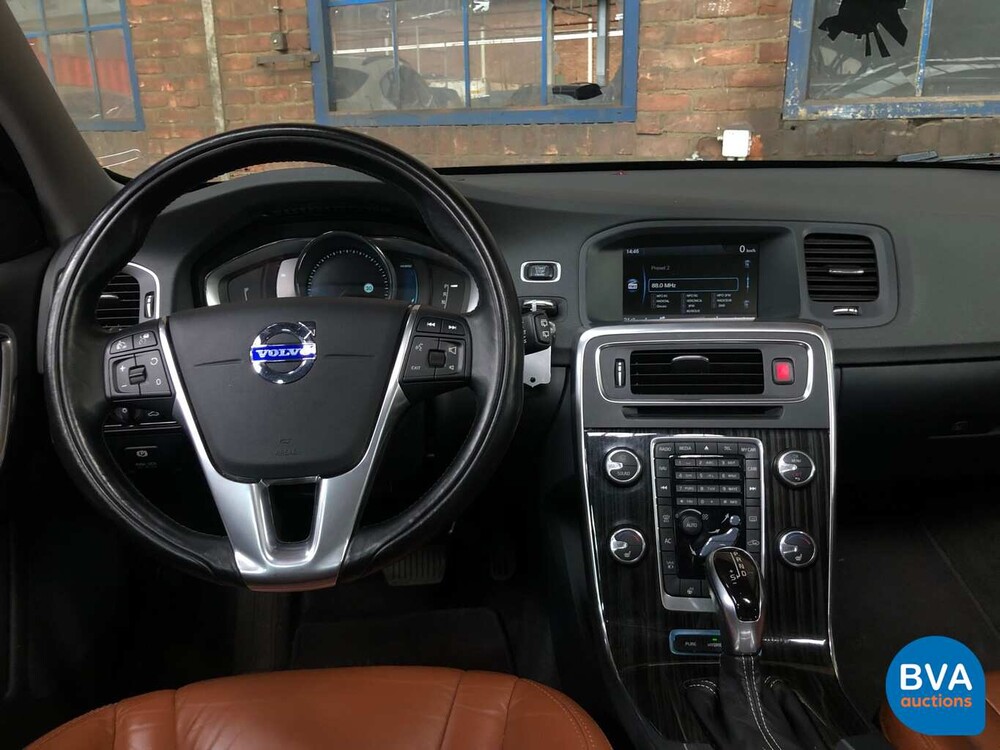 Volvo V60 D6 AWD Plug-In Hybrid 285 PS 2.4 Summum, KD-052-S.