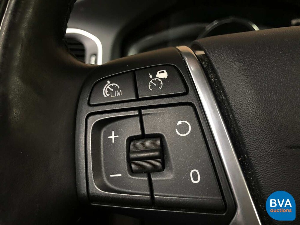 Volvo V60 D6 AWD Plug-In Hybrid 285 PS 2.4 Summum, KD-052-S.