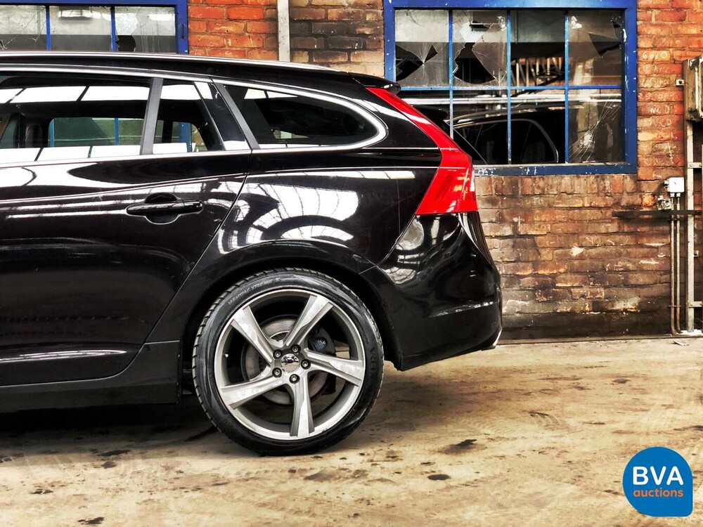 Volvo V60 D6 AWD Plug-In Hybrid 285 PS 2.4 Summum, KD-052-S.