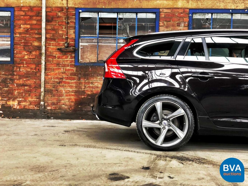 Volvo V60 D6 AWD Plug-In Hybrid 285 PS 2.4 Summum, KD-052-S.