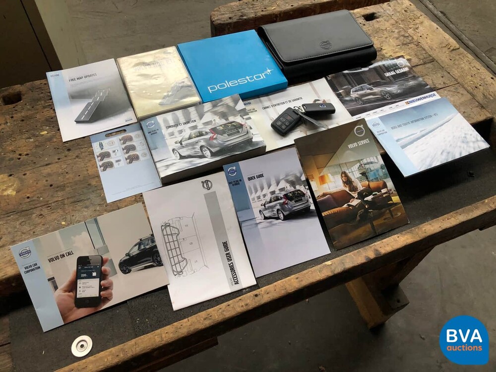 Volvo V60 D6 AWD Plug-In Hybrid 285 PS 2.4 Summum, KD-052-S.