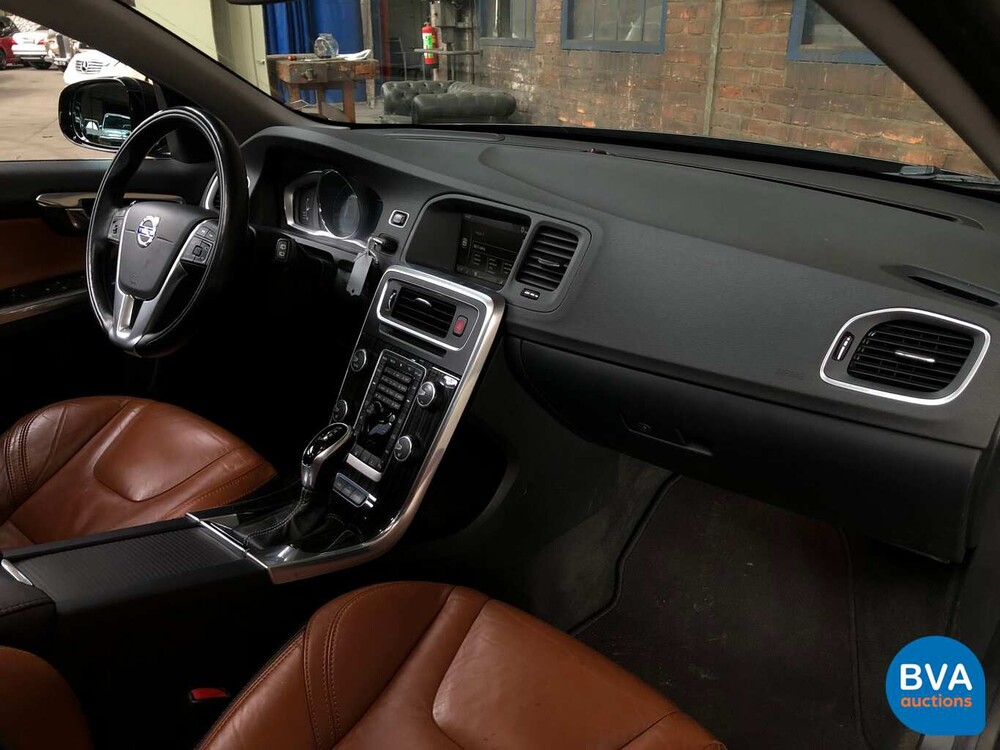 Volvo V60 D6 AWD Plug-In Hybrid 285 PS 2.4 Summum, KD-052-S.