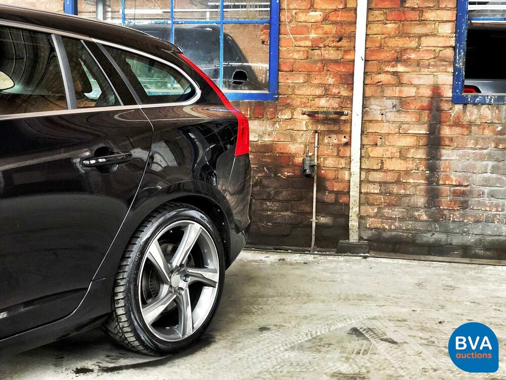 Volvo V60 D6 AWD Plug-In Hybrid 285 PS 2.4 Summum, KD-052-S.