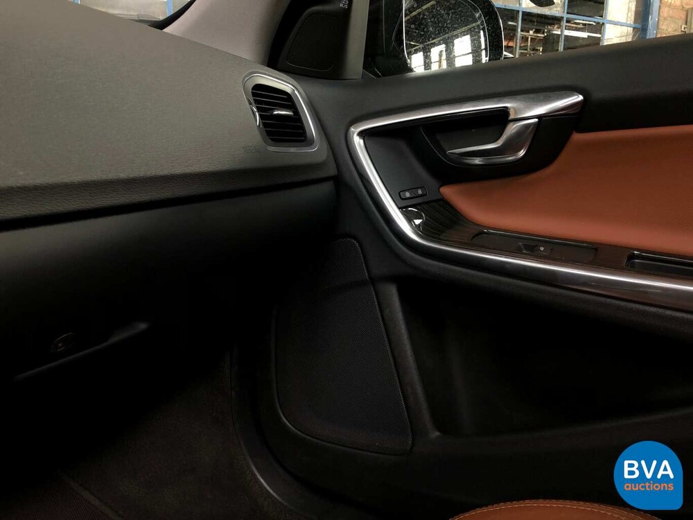 Volvo V60 D6 AWD Plug-In Hybrid 285 PS 2.4 Summum, KD-052-S.