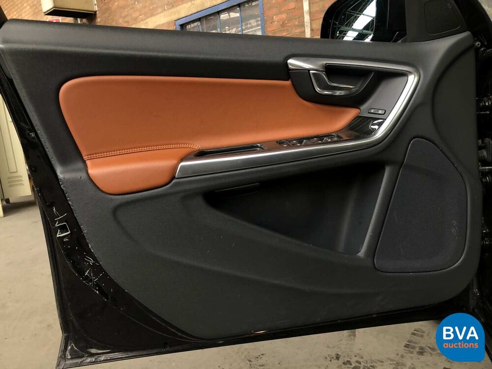 Volvo V60 D6 AWD Plug-In Hybrid 285 PS 2.4 Summum, KD-052-S.