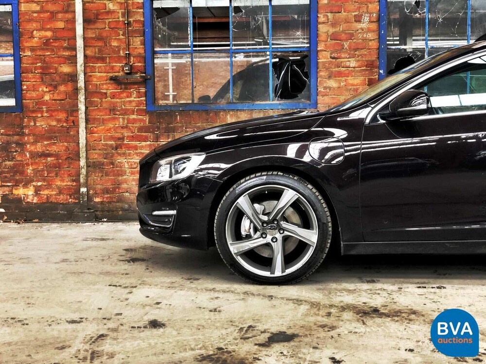 Volvo V60 D6 AWD Plug-In Hybrid 285 PS 2.4 Summum, KD-052-S.