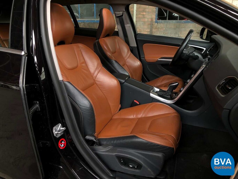 Volvo V60 D6 AWD Plug-In Hybrid 285 PS 2.4 Summum, KD-052-S.