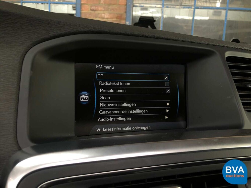 Volvo V60 D6 AWD Plug-In Hybrid 285 PS 2.4 Summum, KD-052-S.