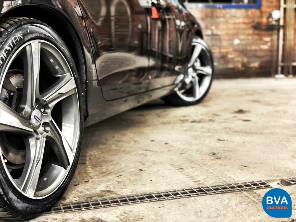 Volvo V60 D6 AWD Plug-In Hybrid 285 PS 2.4 Summum, KD-052-S.