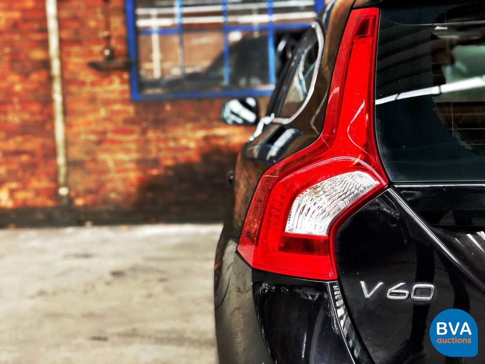 Volvo V60 D6 AWD Plug-In Hybrid 285 PS 2.4 Summum, KD-052-S.