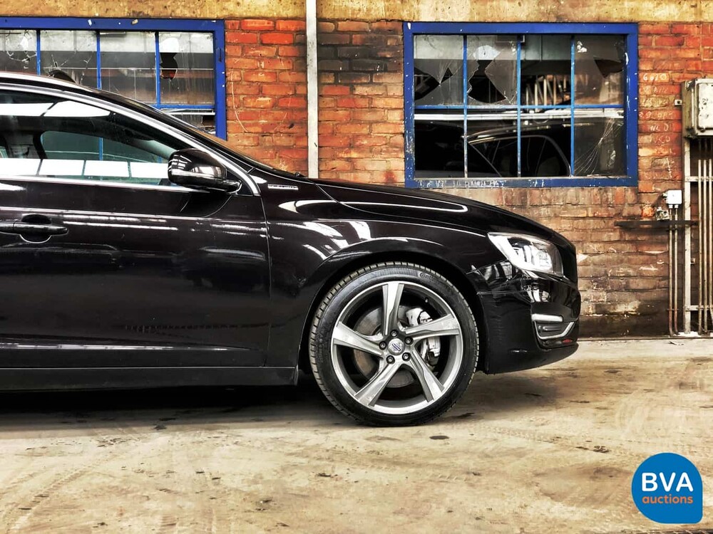 Volvo V60 D6 AWD Plug-In Hybrid 285 PS 2.4 Summum, KD-052-S.