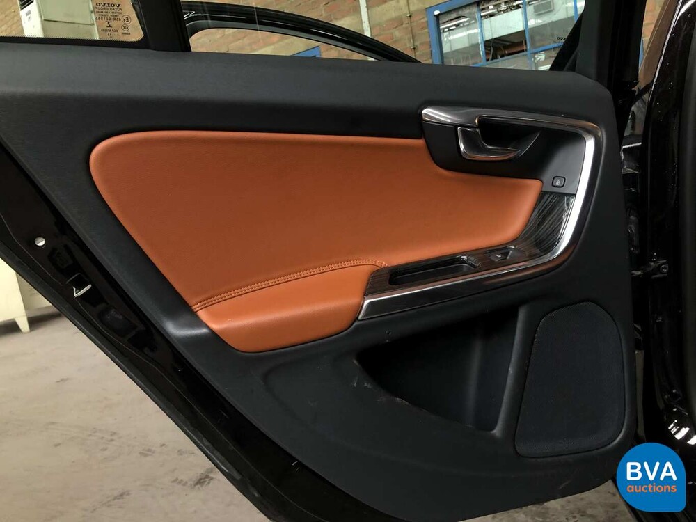 Volvo V60 D6 AWD Plug-In Hybrid 285 PS 2.4 Summum, KD-052-S.