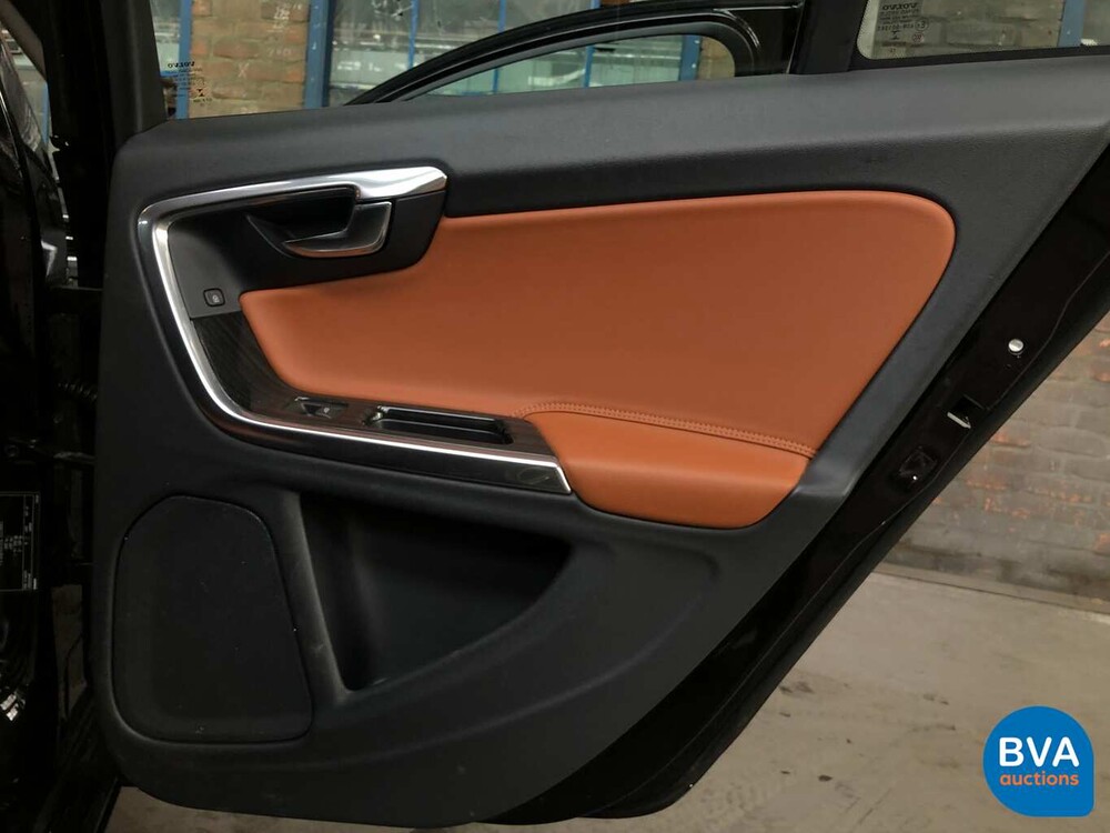 Volvo V60 D6 AWD Plug-In Hybrid 285 PS 2.4 Summum, KD-052-S.