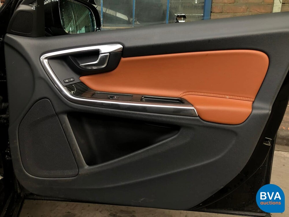 Volvo V60 D6 AWD Plug-In Hybrid 285 PS 2.4 Summum, KD-052-S.