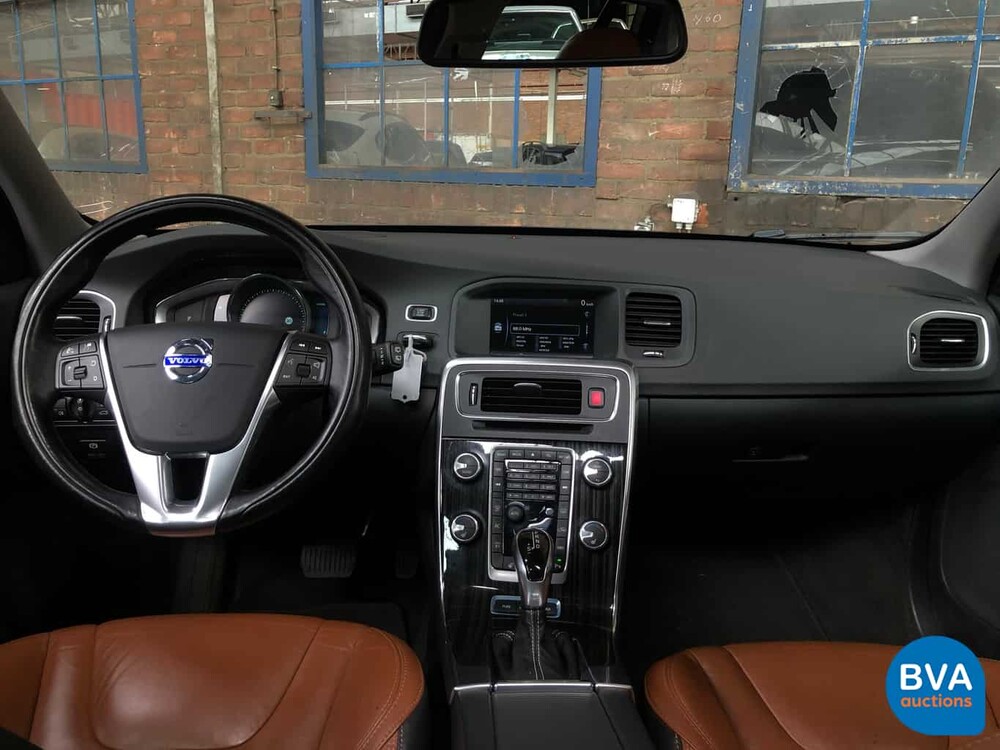 Volvo V60 D6 AWD Plug-In Hybrid 285 PS 2.4 Summum, KD-052-S.