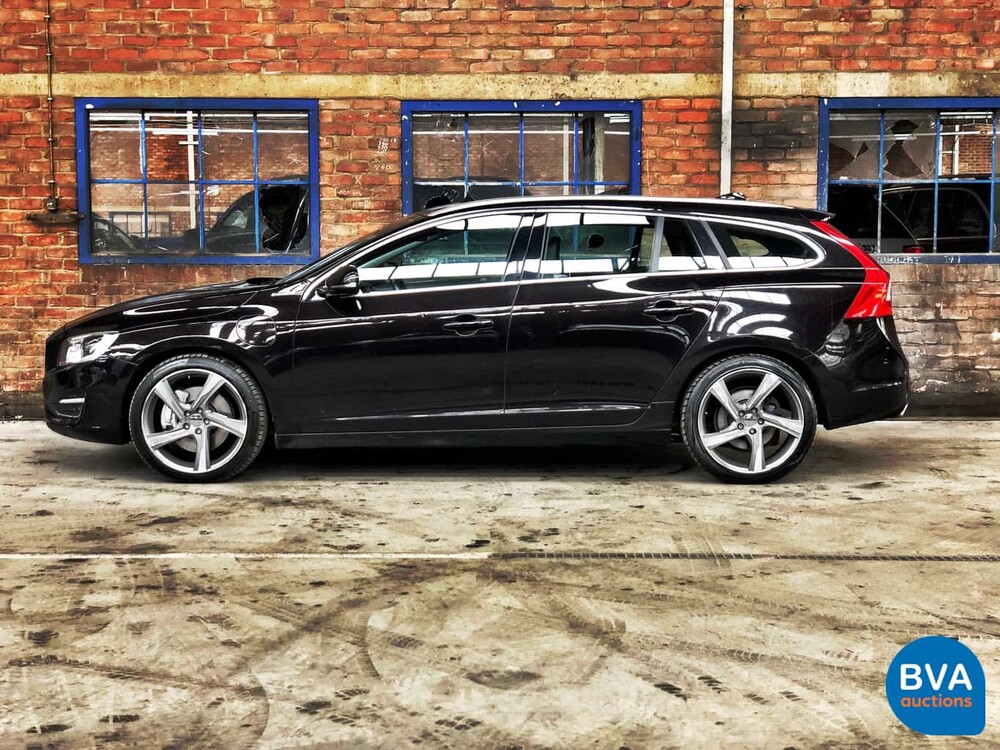 Volvo V60 D6 AWD Plug-In Hybrid 285 PS 2.4 Summum, KD-052-S.