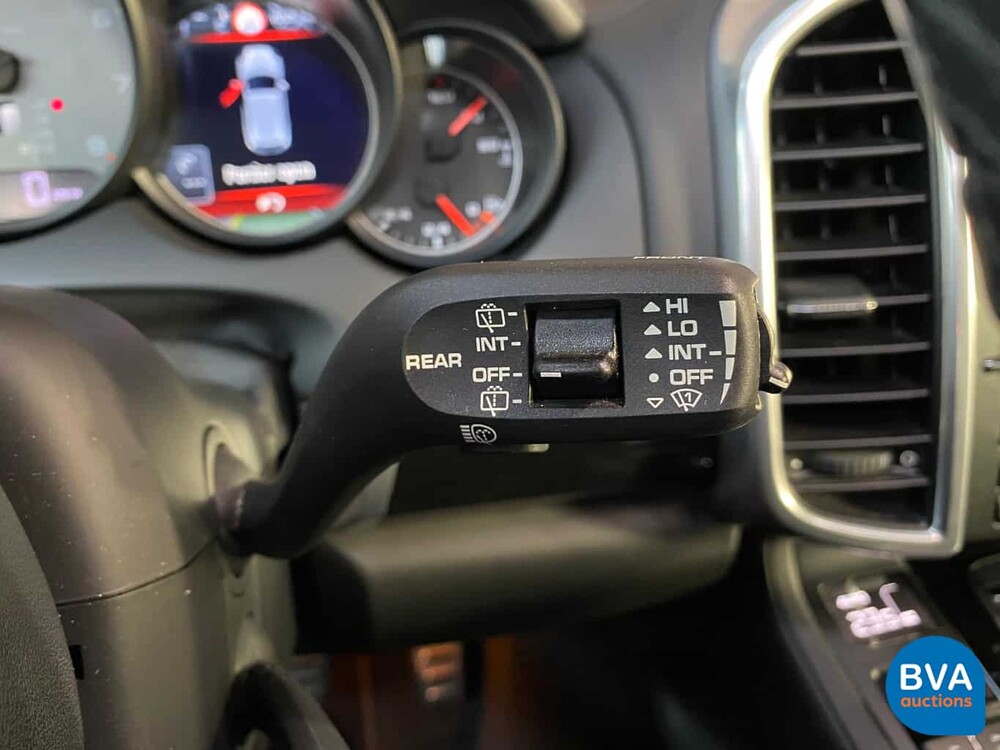 Porsche Cayenne S 4.8 V8 400pk 2013, 2-XJF-10