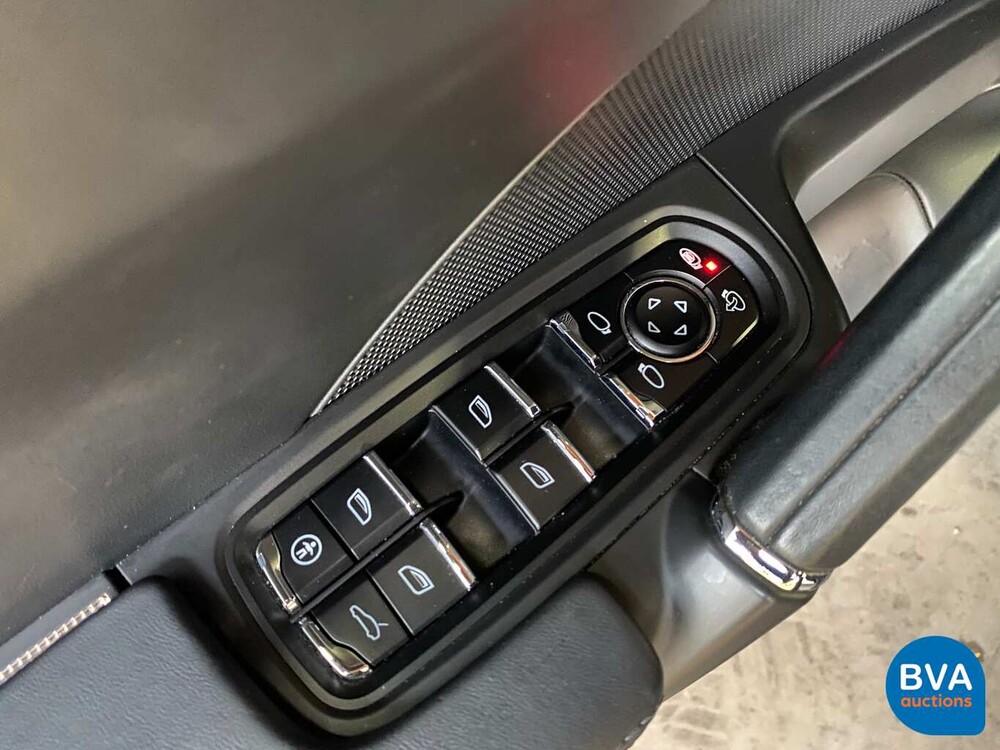 Porsche Cayenne S 4.8 V8 400pk 2013, 2-XJF-10