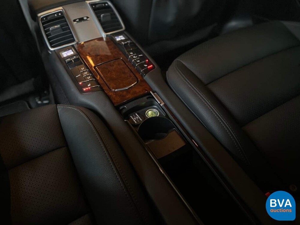 Porsche Panamera 4S 4.8 V8 400 hp 2011.
