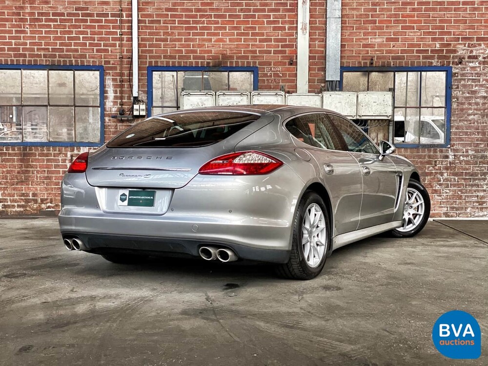 Porsche Panamera 4S 4.8 V8 400 hp 2011.