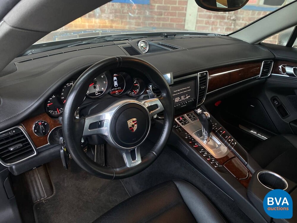 Porsche Panamera 4S 4.8 V8 400 hp 2011.