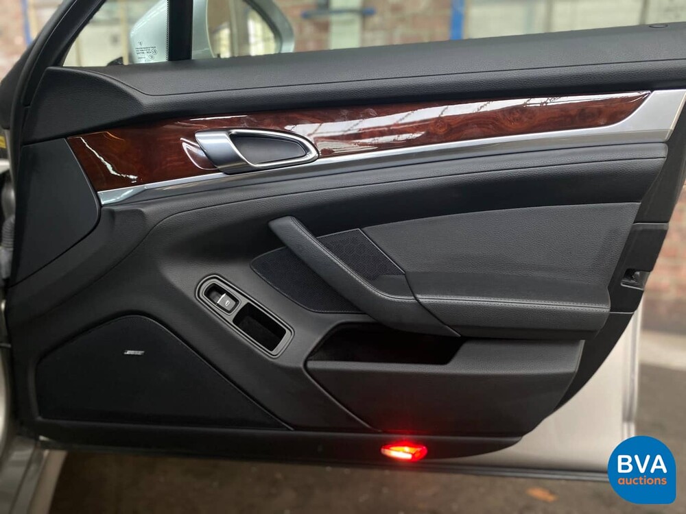 Porsche Panamera 4S 4.8 V8 400 hp 2011.