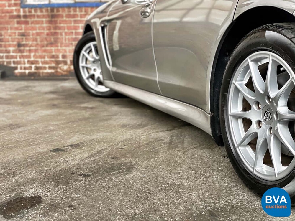 Porsche Panamera 4S 4.8 V8 400 hp 2011.