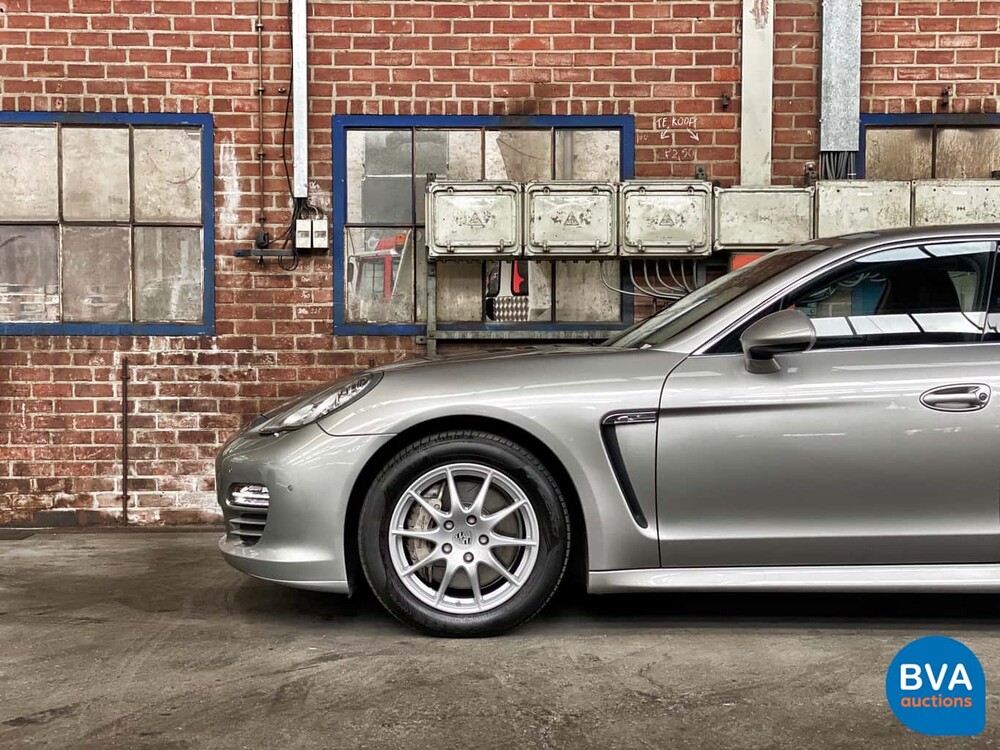 Porsche Panamera 4S 4.8 V8 400 hp 2011.